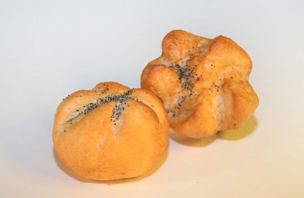 <strong>Kaiserka s mákem</strong>, 42 g<br />
     <small>Balené 2 ks v OA, 2x42 g<br />
     Bez LAKTÓZY<br />
     min. trv. 48 h | OA 12 dnů<br />
     Alergeny: -</small>